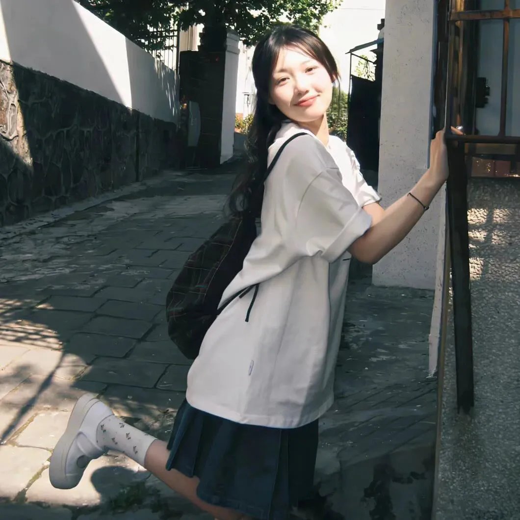 坟墓舞者海报